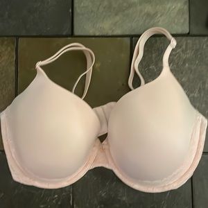 Victoria’s Secret 36DD bra